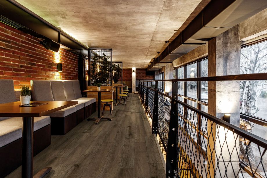 Seating area in a restaurant lounge area using commercial LVT flooring